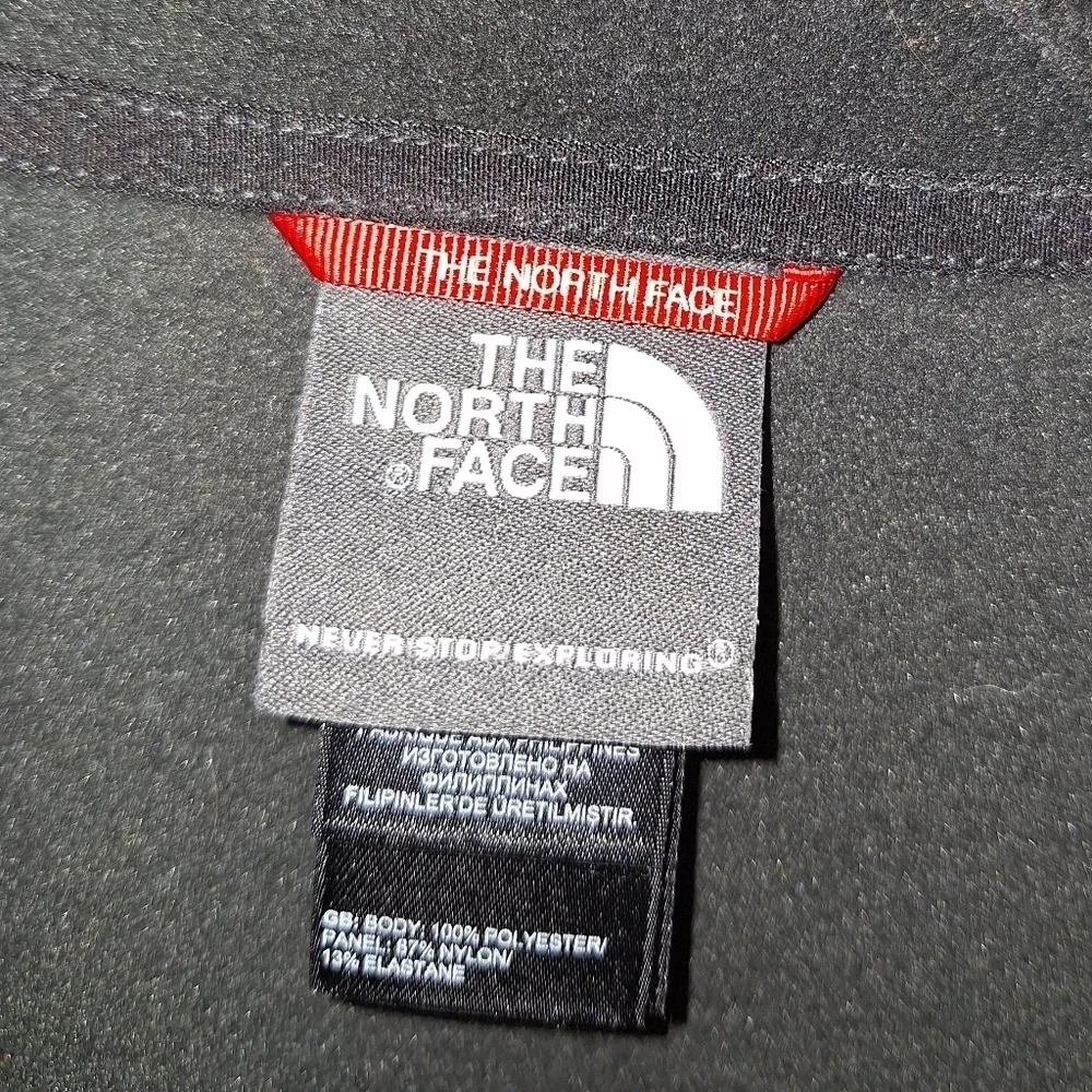 The North Face Fleece 1/4 zip black pullover sweater in a men's large. EUC
